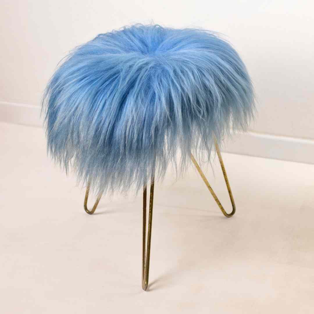 Flokati Hocker mit Hairpinlegs, Vorderseite