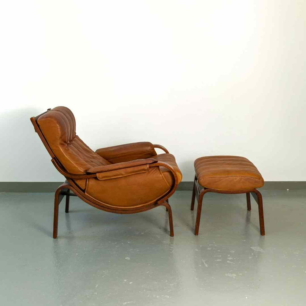 Orbit Lounge Sessel und Hocker von Ingmar Relling, Seitenansicht