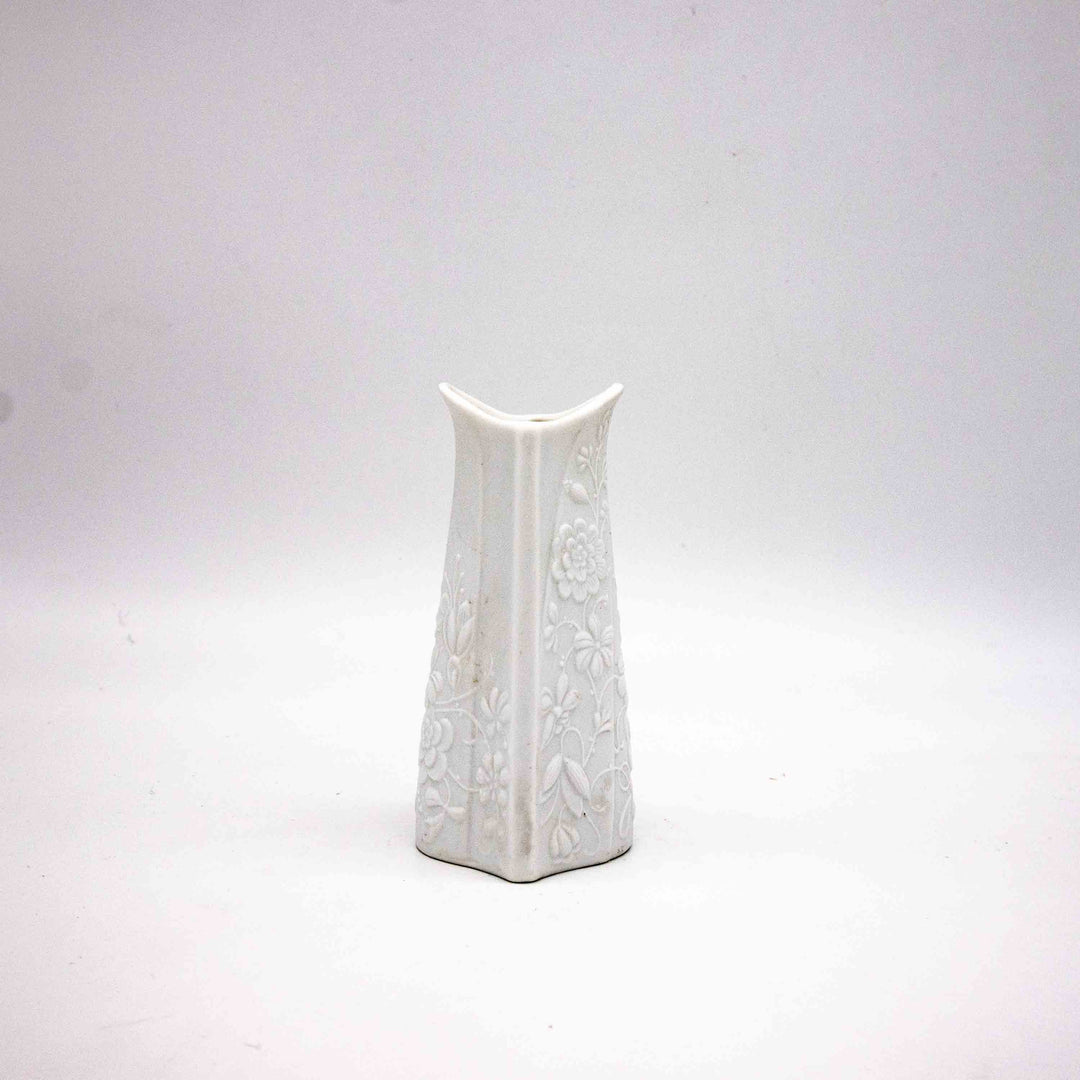 Biskuitporzellan Vase von Manfred Frey für AK Kaiser,  Vorderseite