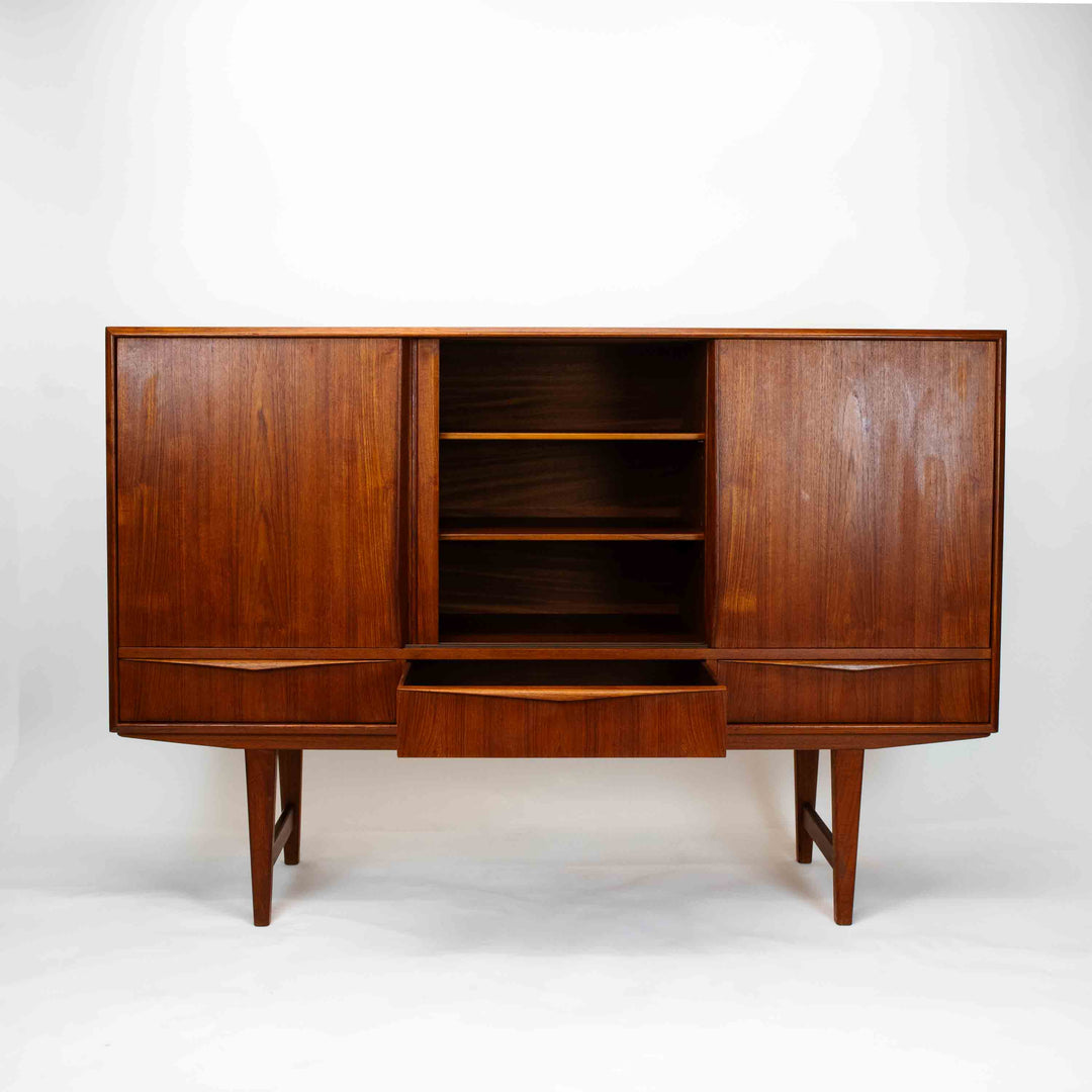 Dänisches Teak Highboard von E.W. Bach für Sejling Skabe, mittlere Seite geöffnet
