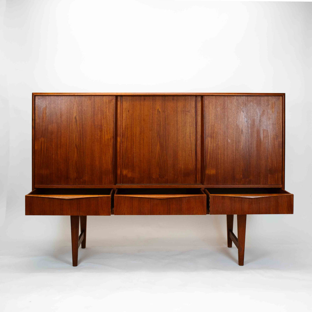 Dänisches Teak Highboard von E.W. Bach für Sejling Skabe, Schubladen unten geöffnet