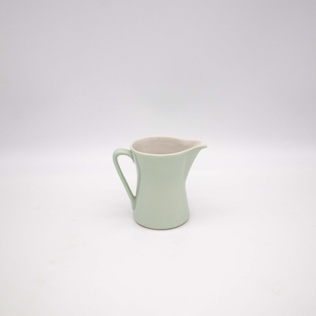 Lilien Porzellan Milchkanne, Seitenansicht rechts