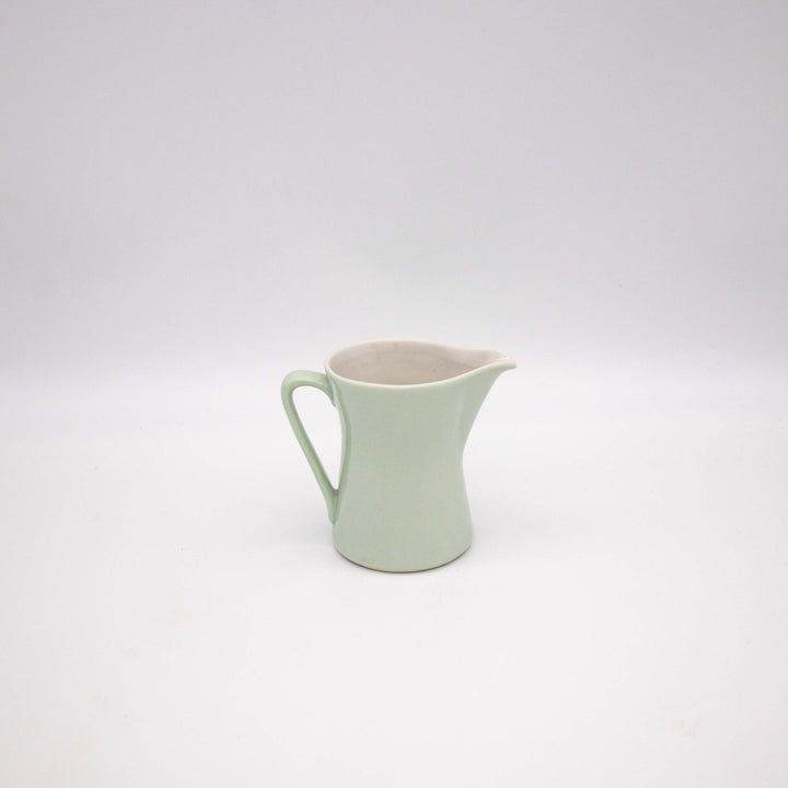 Lilien Porzellan Milchkanne, Seitenansicht rechts