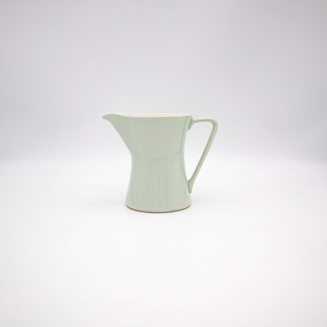 Lilien Porzellan Milchkanne, Seitenansicht links