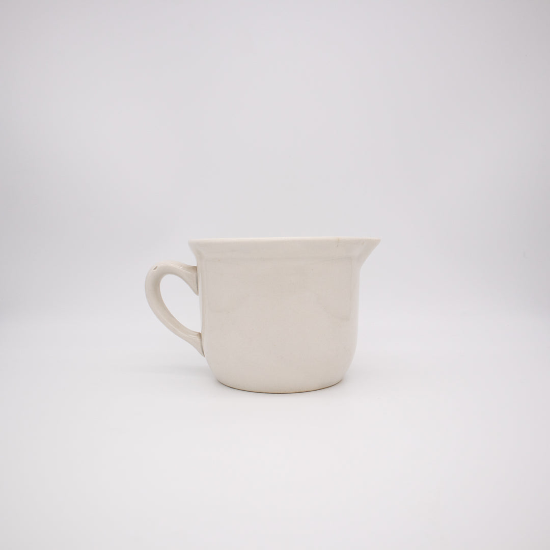 Kleine rustikale Kanne von Wilhelmsburg, Seitenansicht links