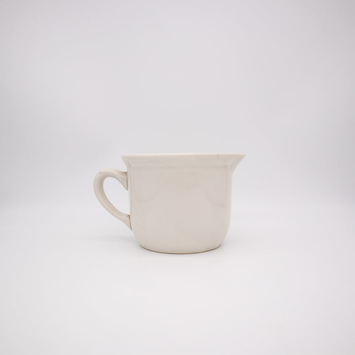 Kleine rustikale Kanne von Wilhelmsburg, Seitenansicht links