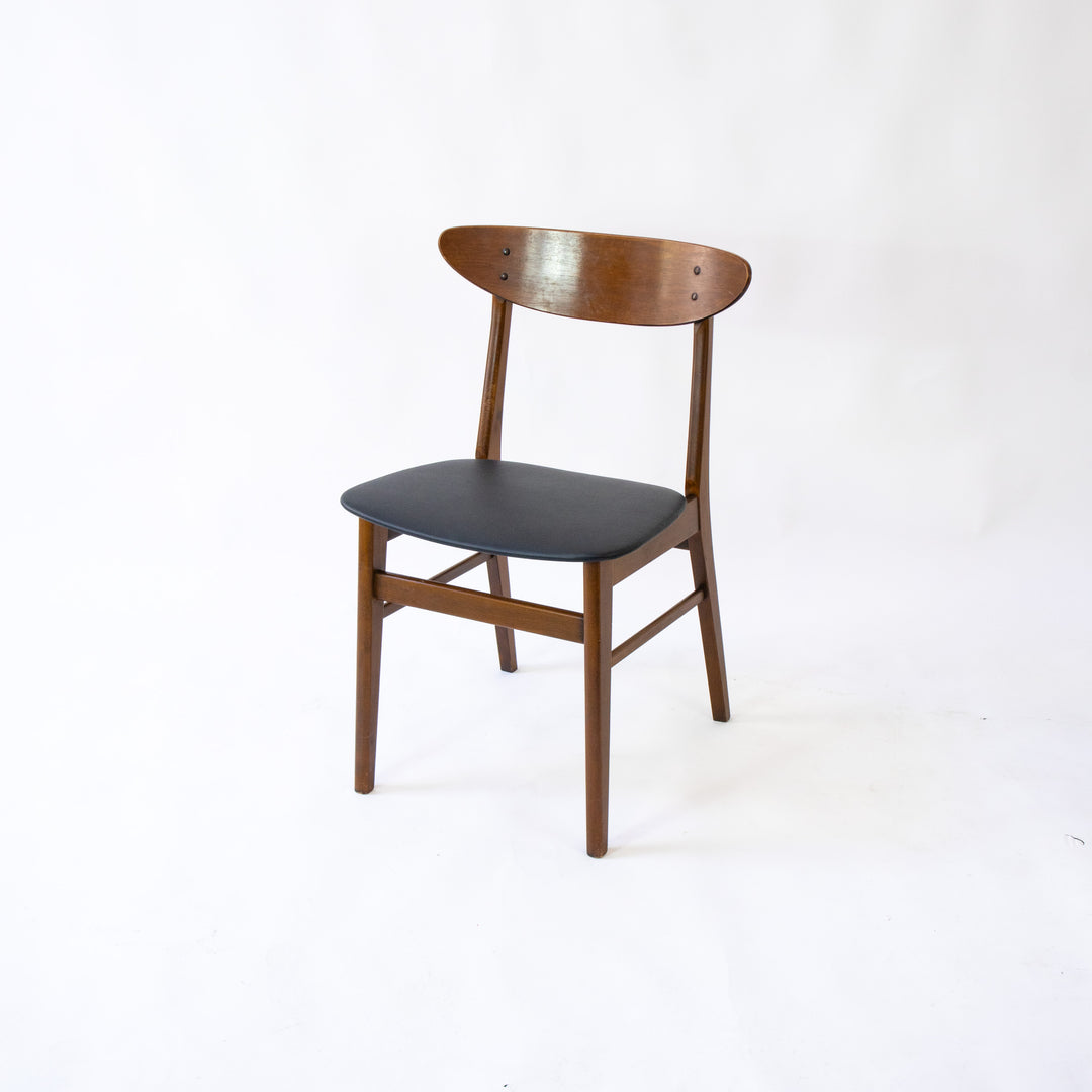 Sessel "Modell 210" von Farstrup Møbler, leicht schräg stehend 2
