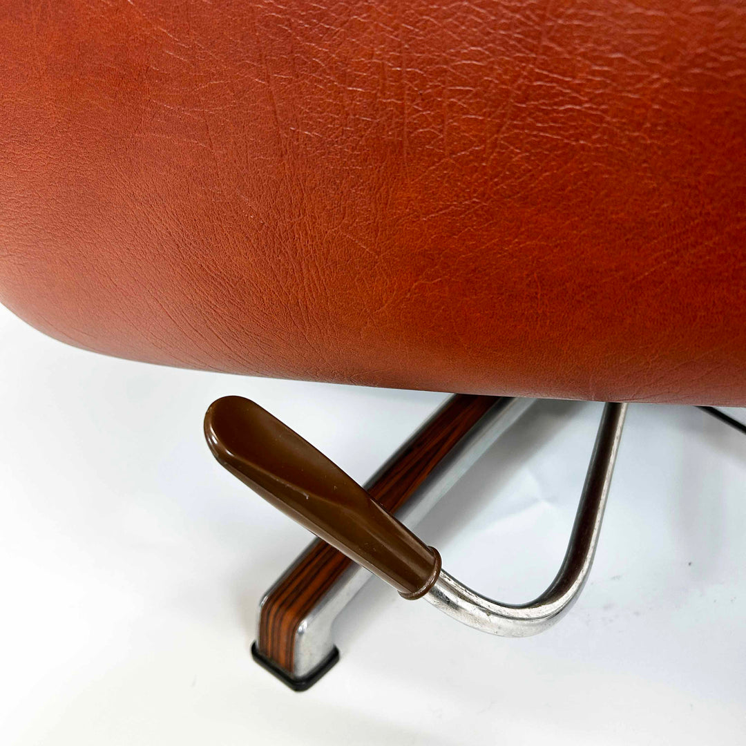 Vintage Cognacfarbener Leder Lounge Sessel, Detailansicht Hebel