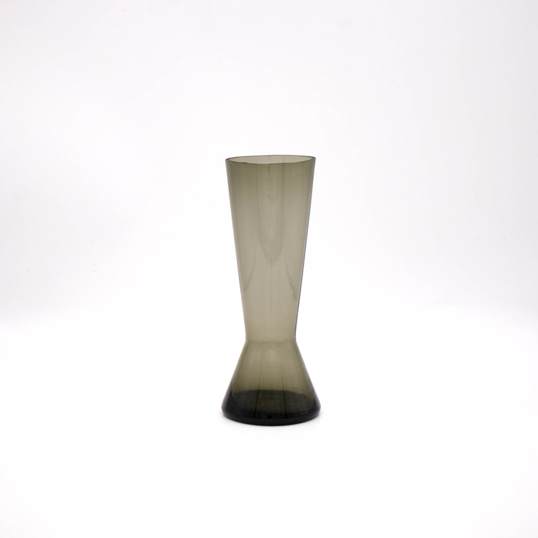 Vintage Kleine Trichtervase aus Rauchglas, Vorderseite