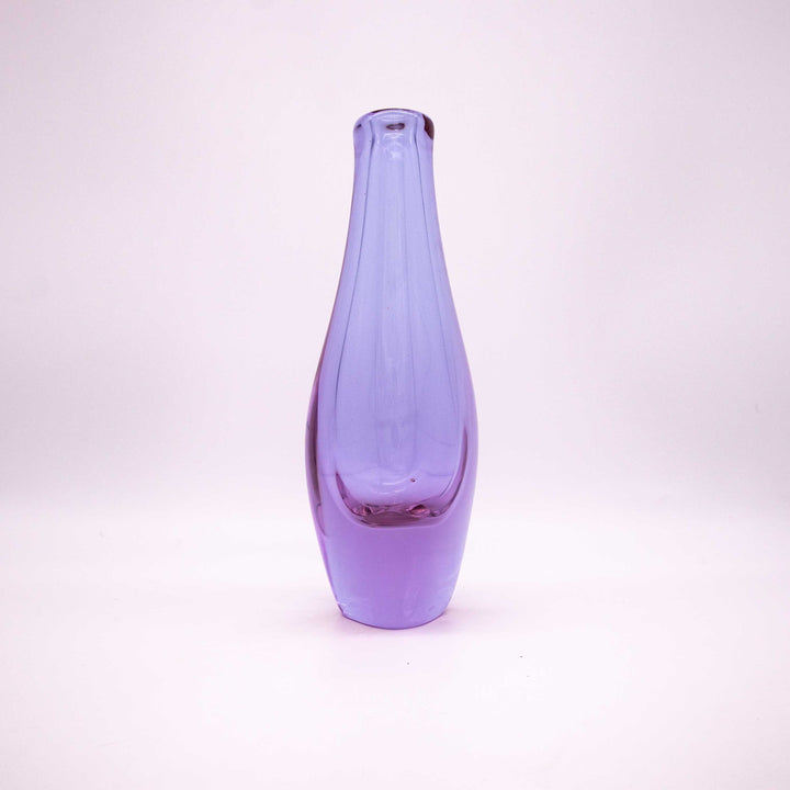 Vintage Neodymium Glas Vase von Miroslav Klinger, Seitenansicht links