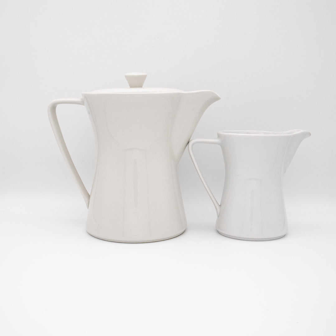 Weißes Lilien Porzellan Kaffeeset, Seitenansicht links
