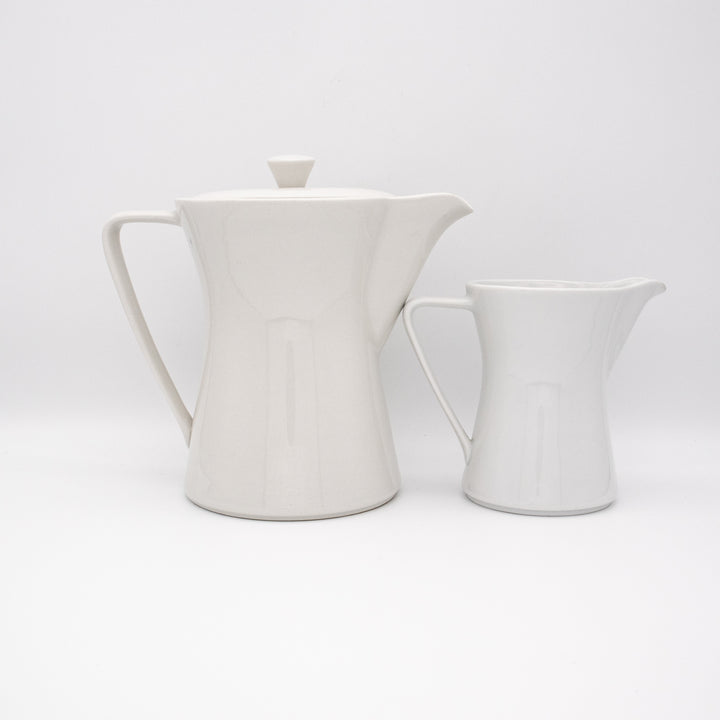 Weißes Lilien Porzellan Kaffeeset, Seitenansicht links