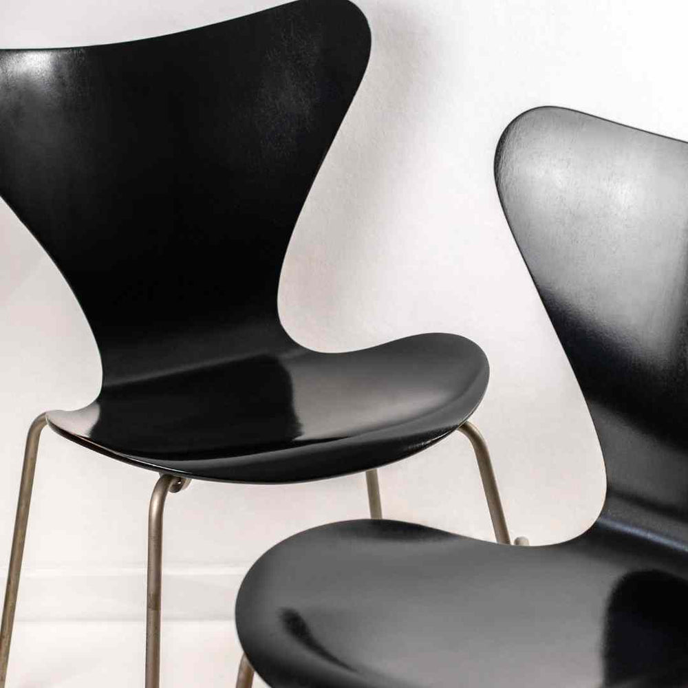 2er Set frühe Sessel Modell 3107 von Arne Jacobsen, Detailansicht