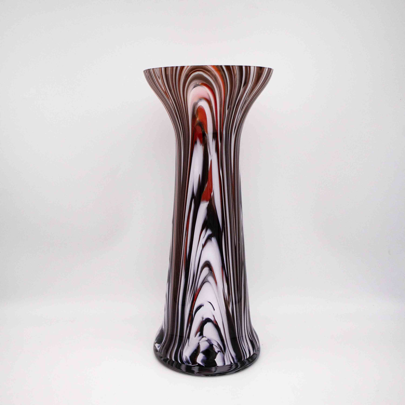 Eindrucksvolle Glas-Vase, Seitenansicht rechts
