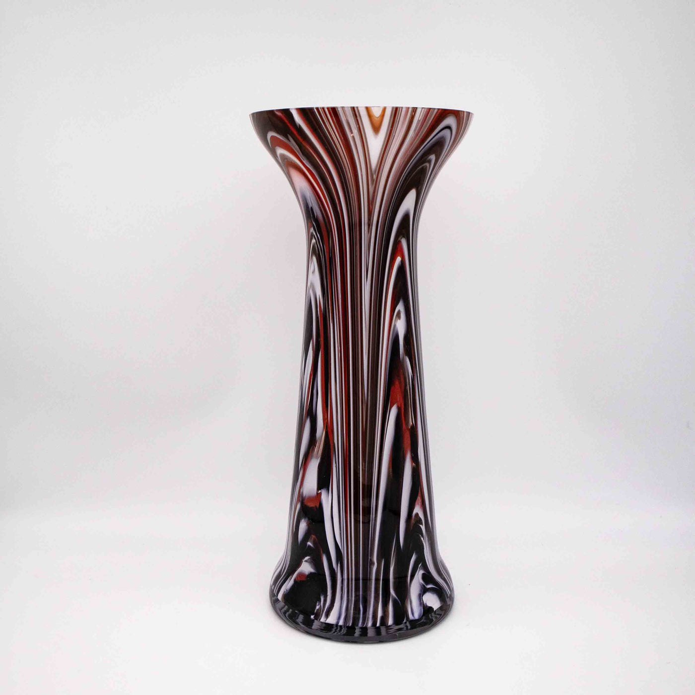 Eindrucksvolle Glas-Vase, Seitenansicht links