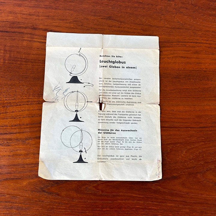 Dänischer Teakschreibtisch Vintage, Globusstand Beschreibung