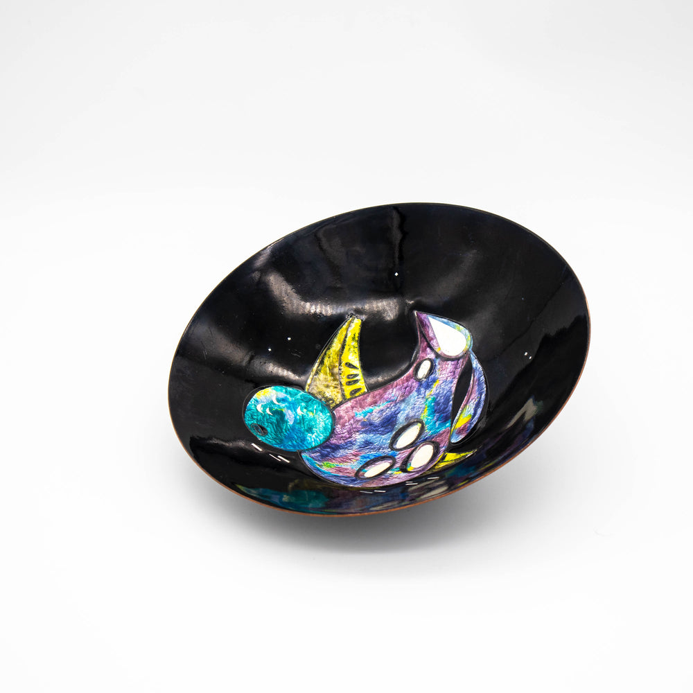 Emaille Schale mit Stillleben, leicht schräg liegend