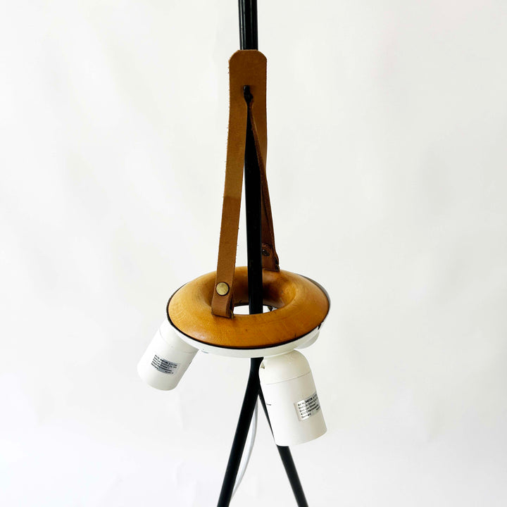 Fliegenbein Stehlampe von Kalmar, 1950er, Detailansicht Aufhängung leicht von oben
