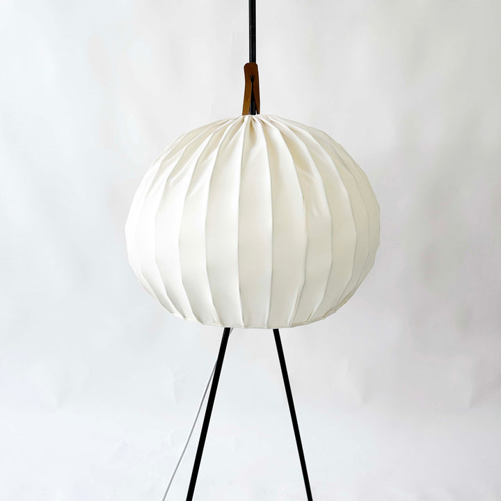 Fliegenbein Stehlampe von Kalmar, 1950er, Detailansicht Lampenschirm
