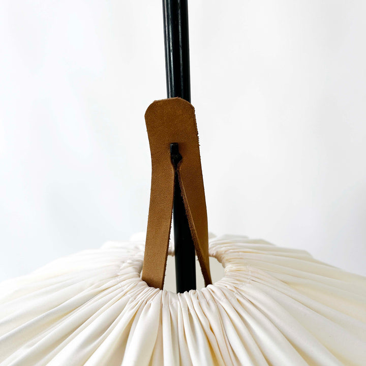 Fliegenbein Stehlampe von Kalmar, 1950er, Detailansicht Lederband