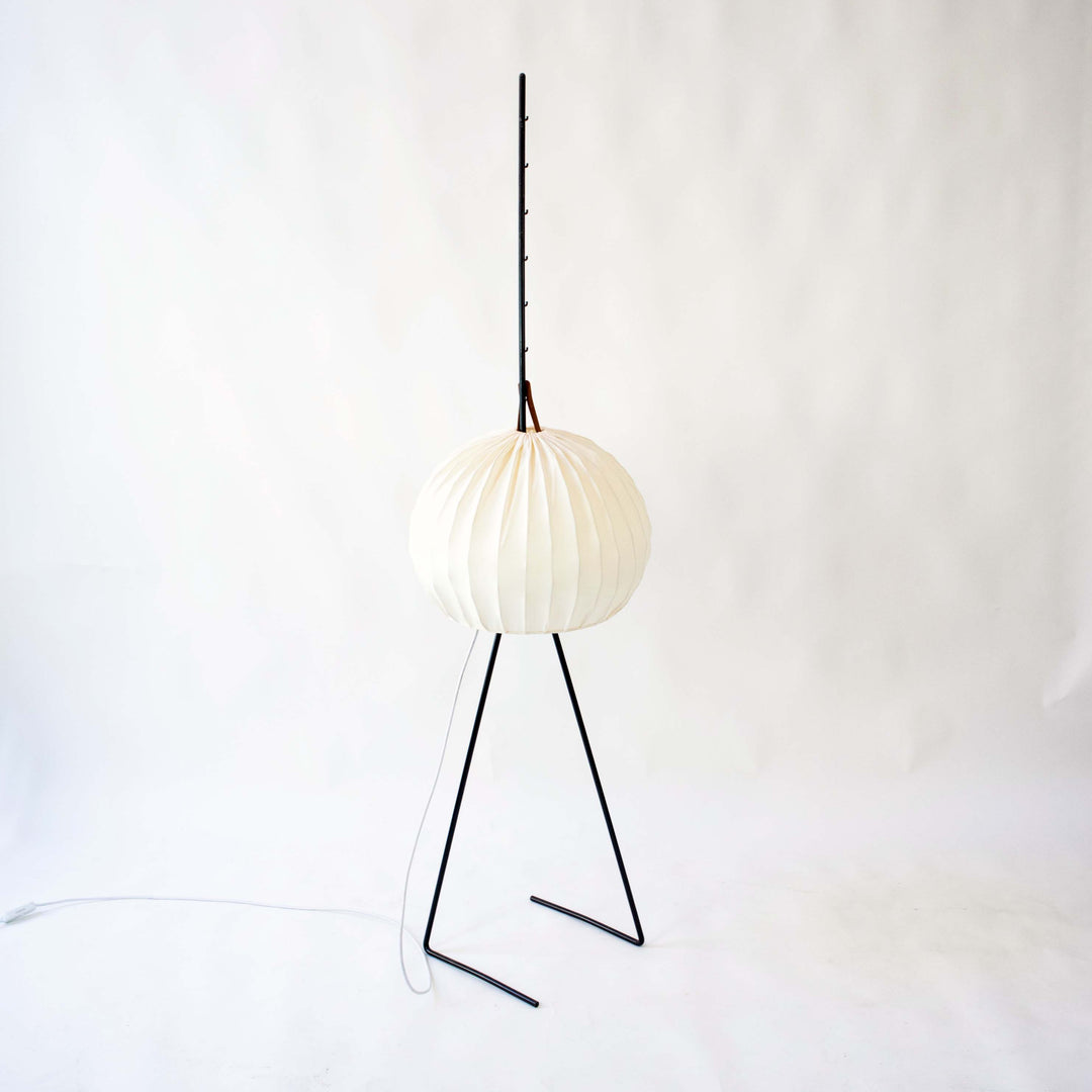 Fliegenbein Stehlampe von Kalmar, 1950er, Schirm auf letzte Stufe gehängt