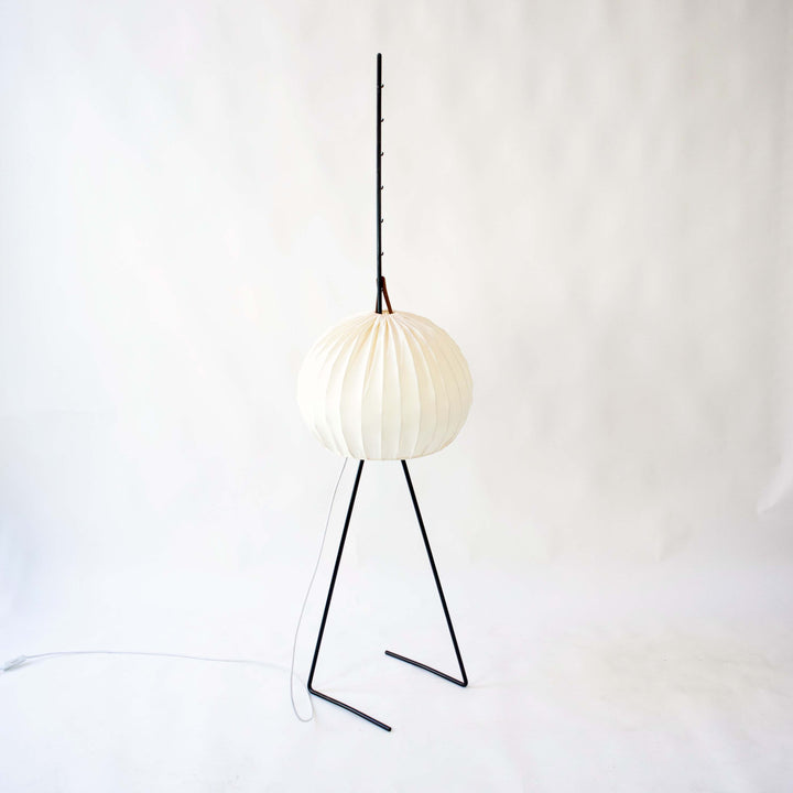 Fliegenbein Stehlampe von Kalmar, 1950er, Schirm auf letzte Stufe gehängt