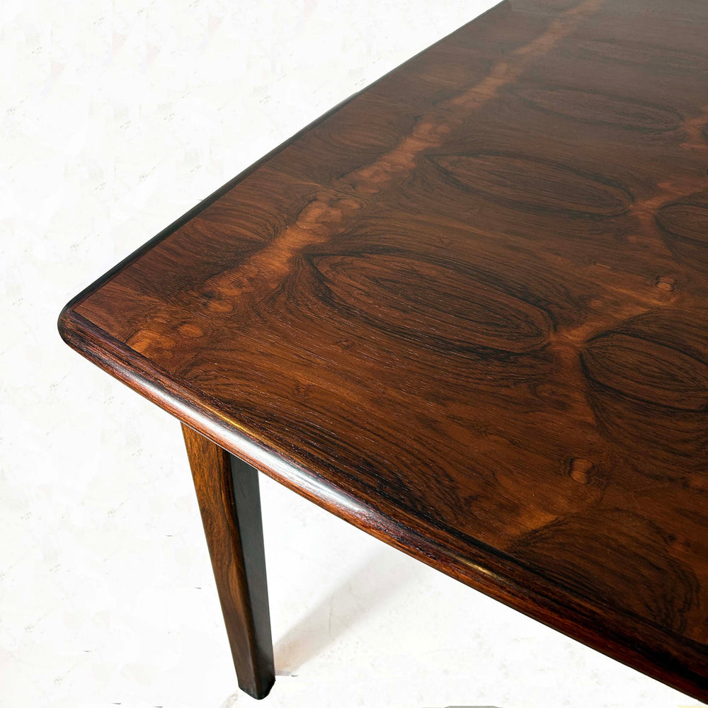 Großer Palisander Tisch, Detailansicht Tischplatte