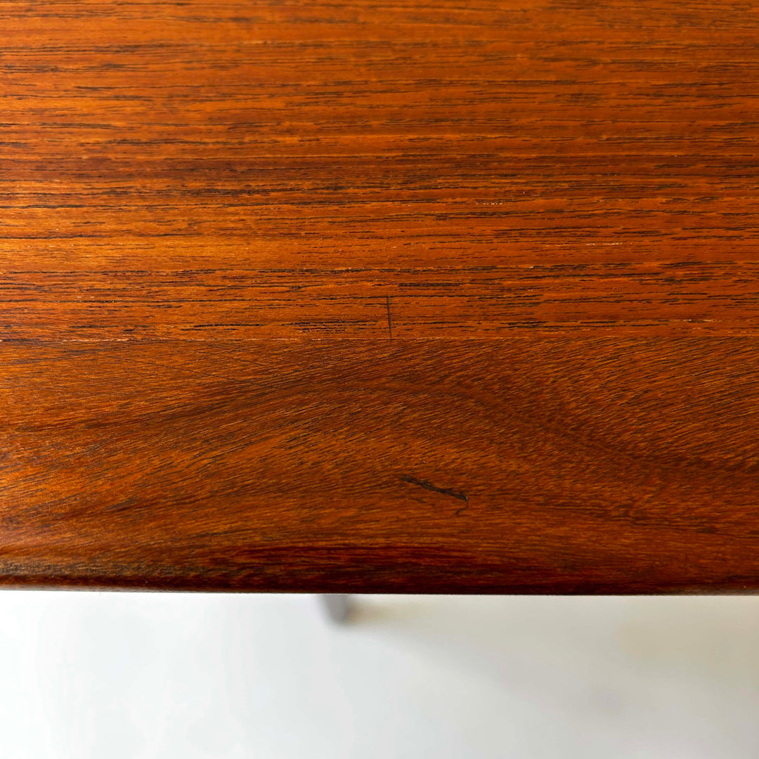 Großer dänischer Teak Couchtisch, Detailansicht Fehlstelle