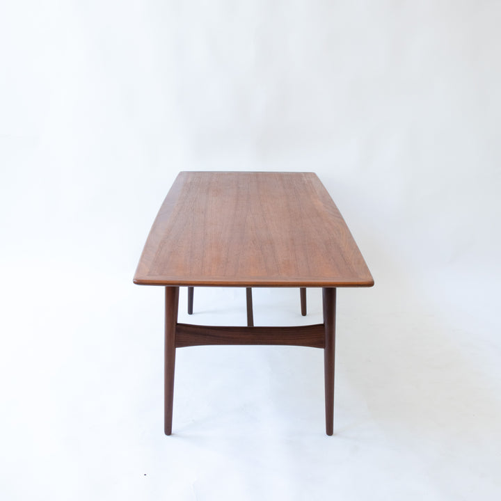 Großer dänischer Teak Couchtisch, Seitenansicht