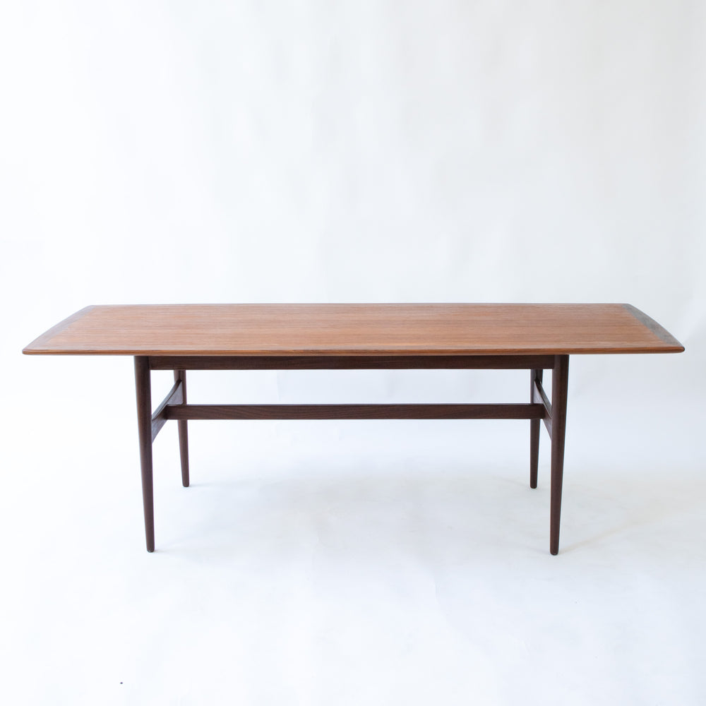 Großer dänischer Teak Couchtisch, Vorderseite