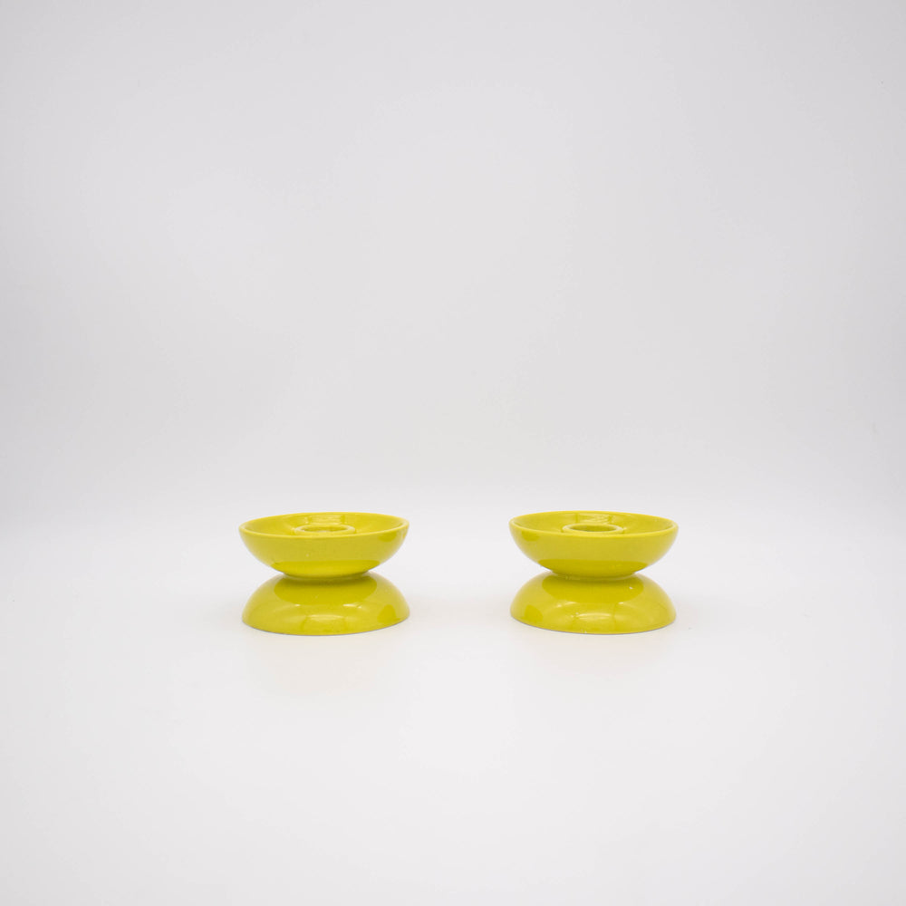 Limonengrünes Kerzenständer Paar, Vorderseite