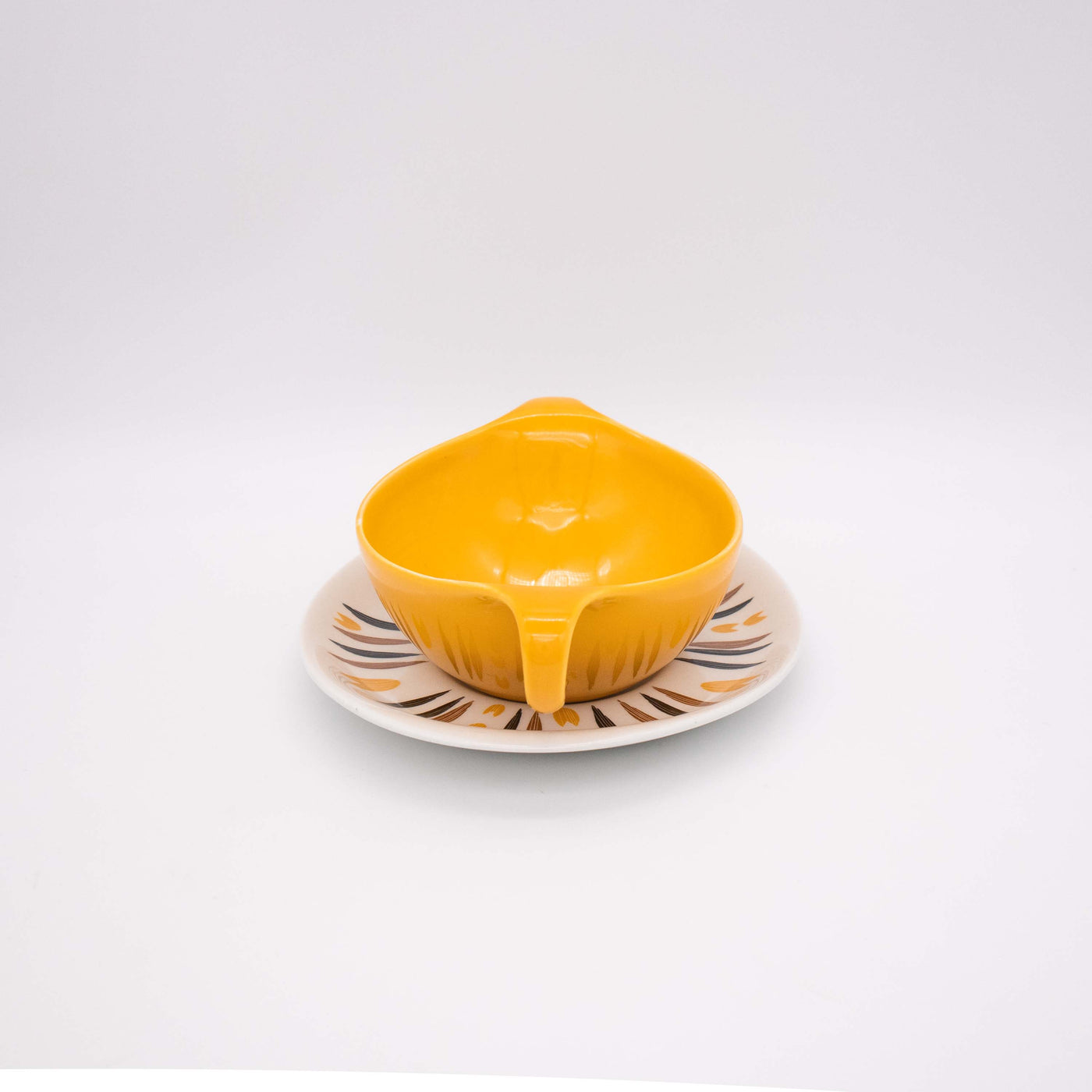 Sonnengelbe Suppenschalen mit Untertasse 4er Set, Detailansicht einer Tasse, Rückseite