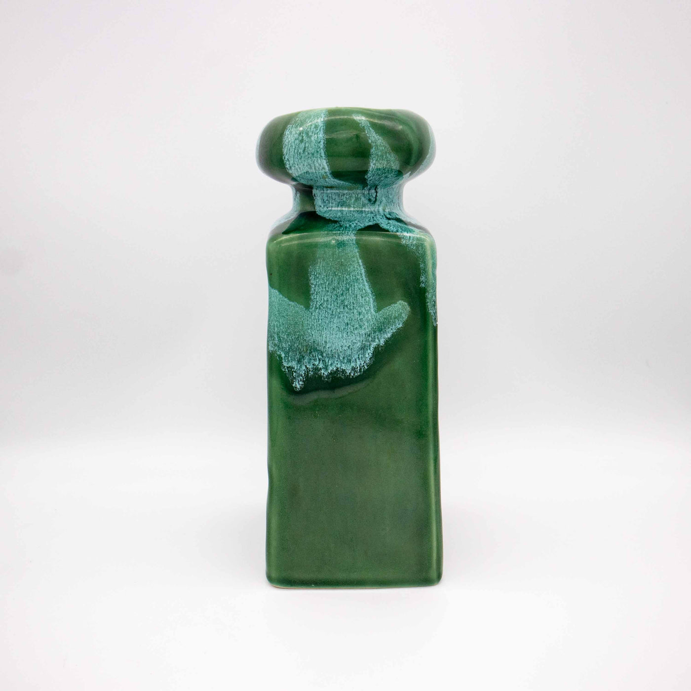 Vase mit grüner Laufglasur, Seitenansicht links