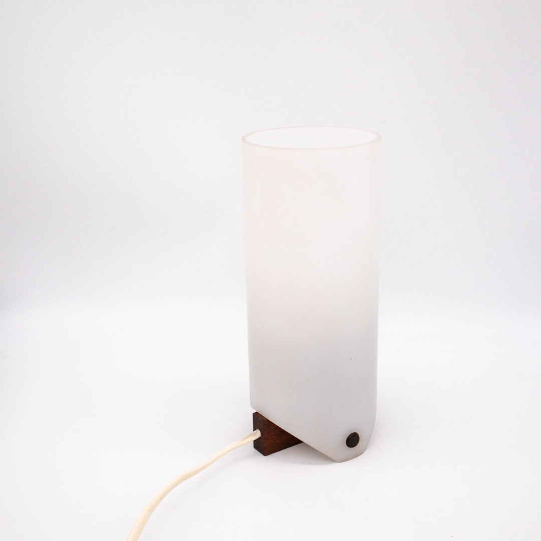 Kleine Tischlampe von Uno & Östen Kristiansson für Luxus, leicht schräg stehend