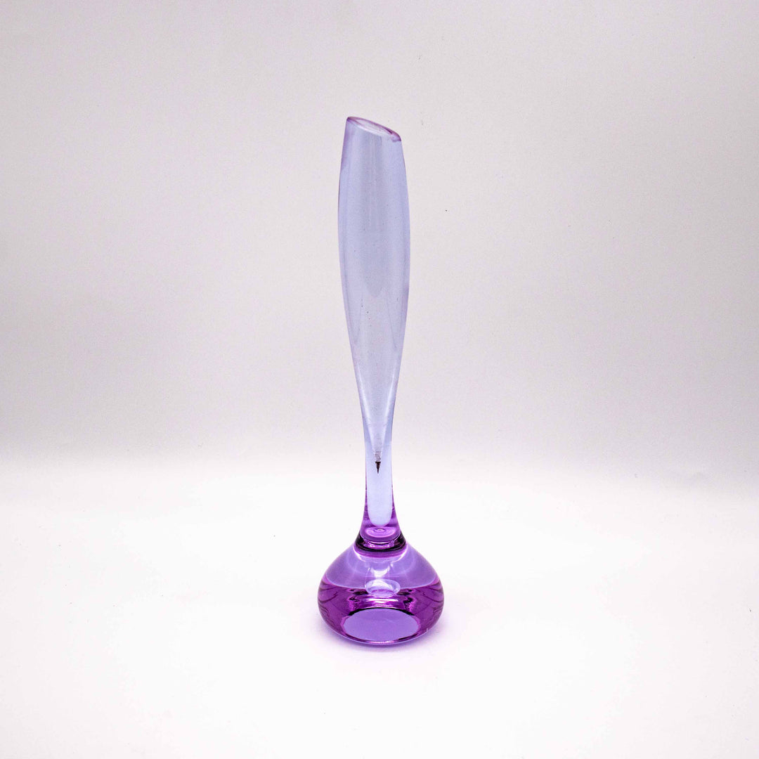 Tropfenförmige Glasvase mit eingeschlossener Luftblase, Vorderseite