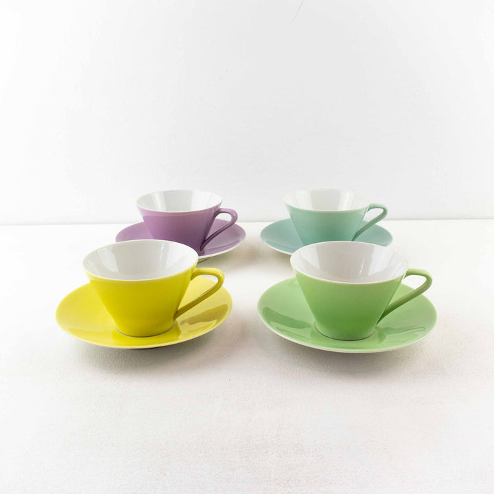 Set Lilien Porzellan Tassen, Seitenansicht links
