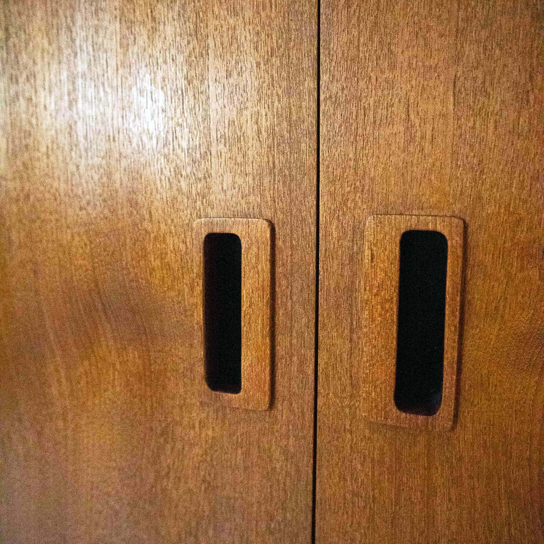 Massives Teak Sideboard, Detailansicht, Griffe