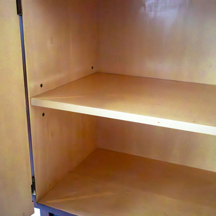 Massives Teak Sideboard, Detailansicht, Innen