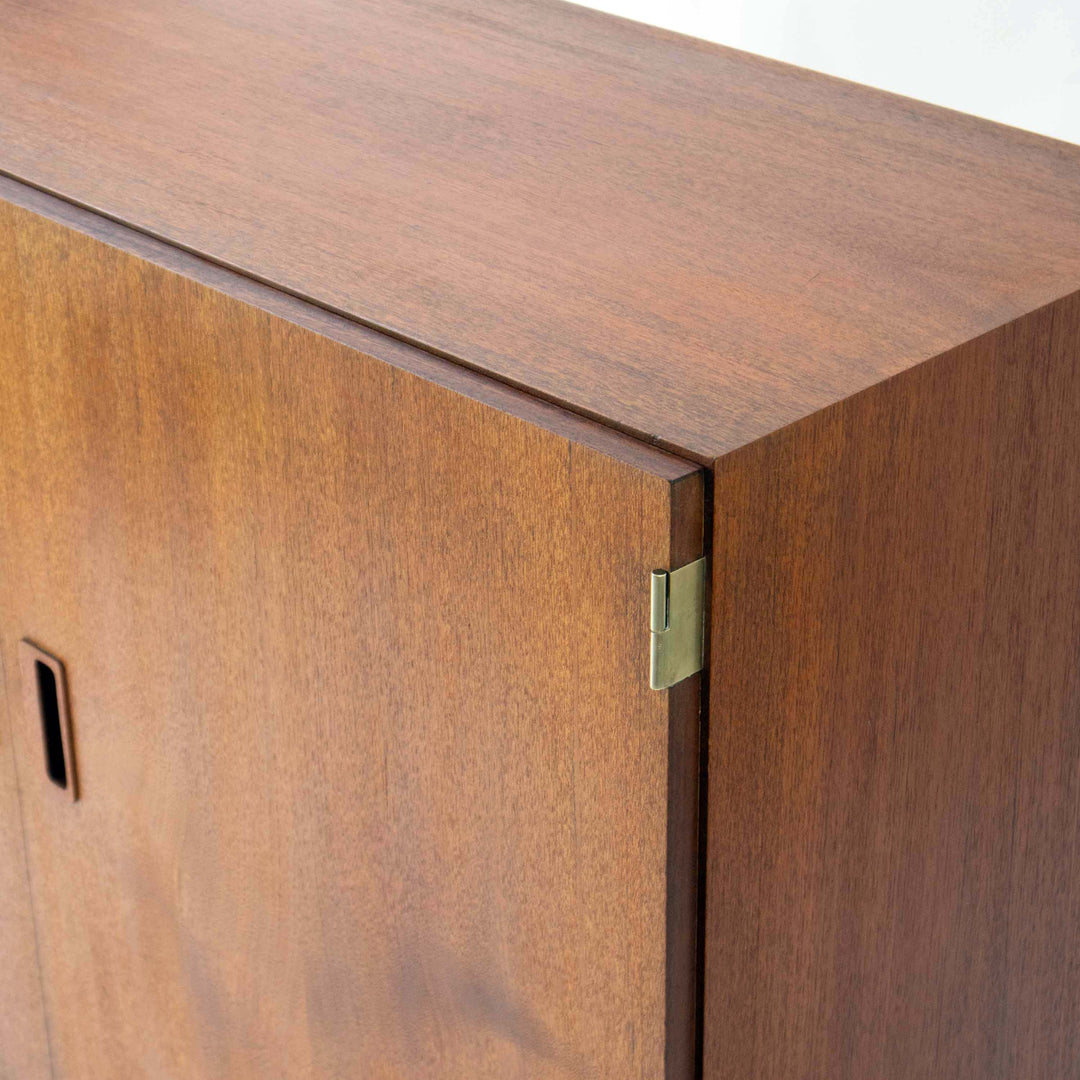 Massives Teak Sideboard, Detailansicht, Scharnier