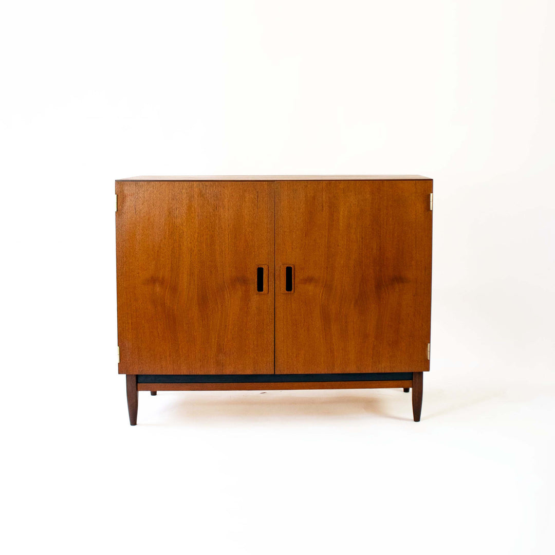 Massives Teak Sideboard, Vorderseite