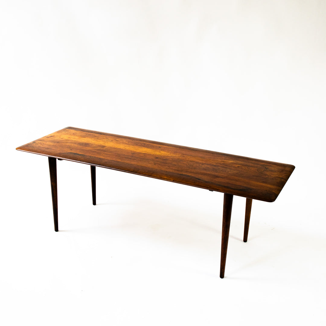 Minerva Couchtisch von Peter Hvidt for France & Son, leicht schräg stehend