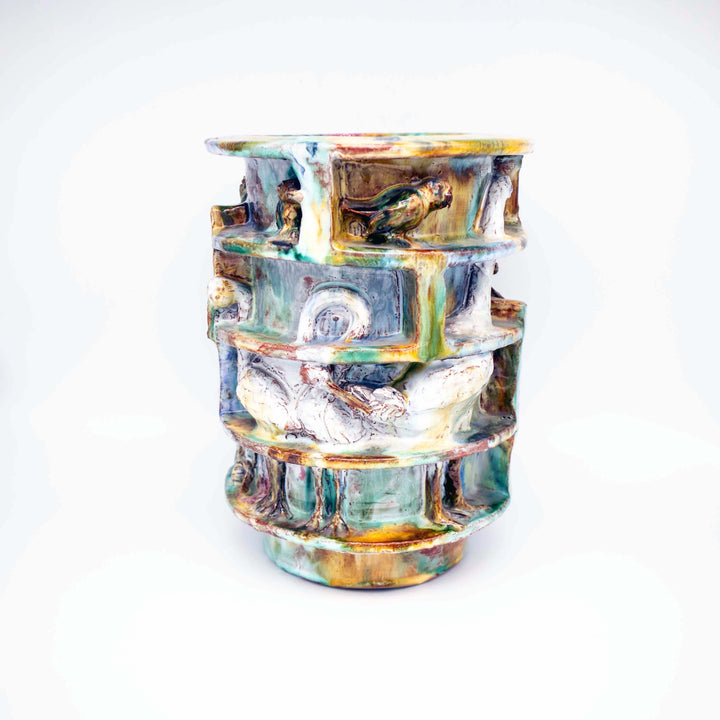 Monumentale Kunstkeramikvase mit umlaufendem Vogelrelief, Rückseite