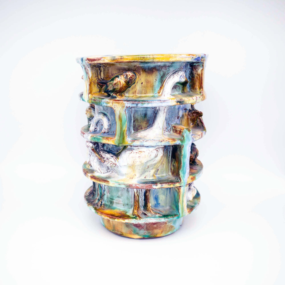 Monumentale Kunstkeramikvase mit umlaufendem Vogelrelief, Seitenansicht links