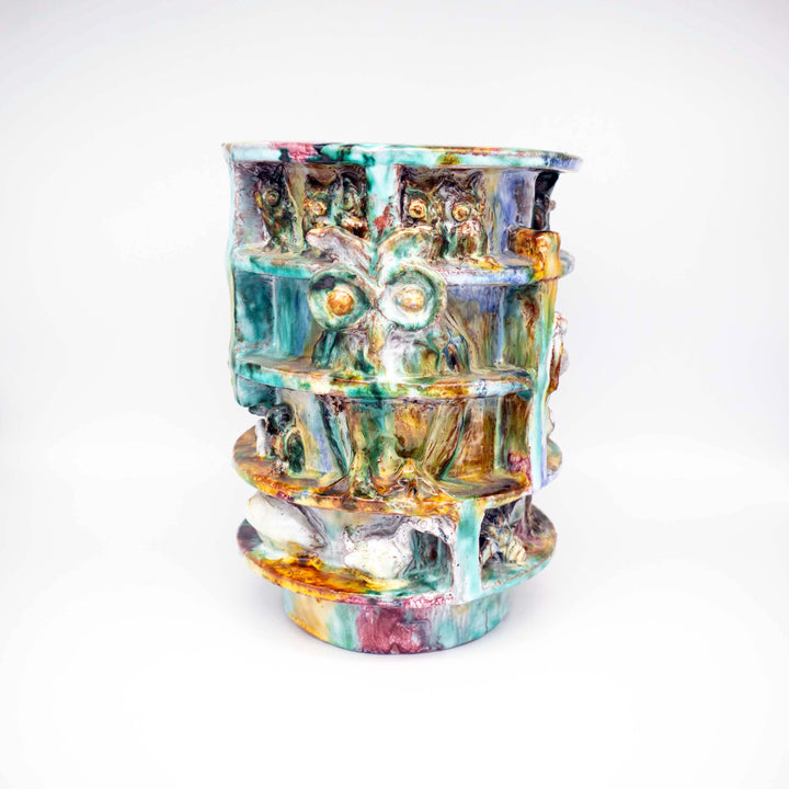 Monumentale Kunstkeramikvase mit umlaufendem Vogelrelief, Vorderseite