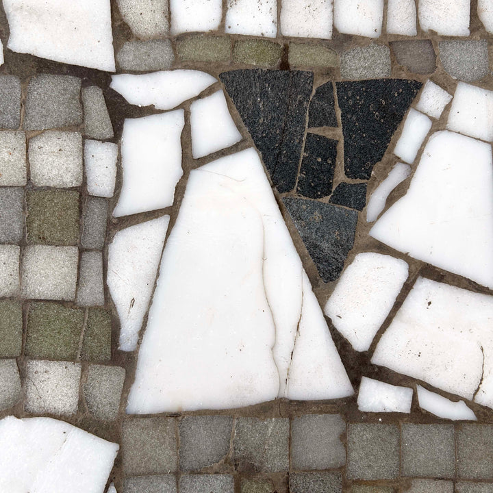 Mosaik Couchtisch von Kurt Moldovan, Detailansicht Fehlstelle Fliese 2
