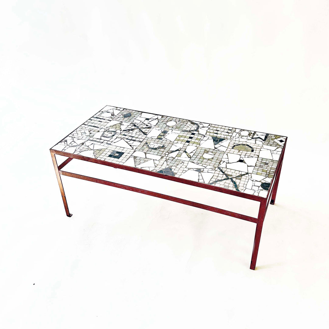 Mosaik Couchtisch von Kurt Moldovan, leicht schräg von oben