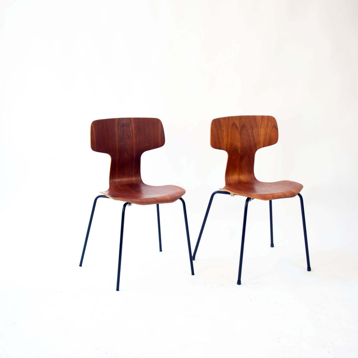 Paar Hammer Chairs Modell 3103 von Arne Jacobsen für Fritz Hansen, leicht schräg stehend