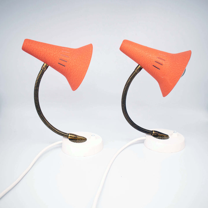 Rosa Nachtischlampen Paar, Seitenansicht links