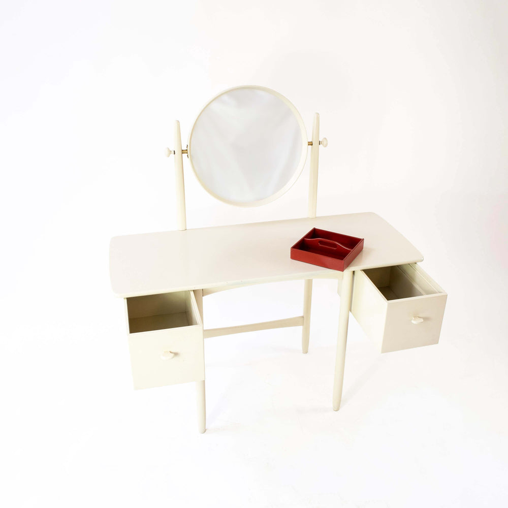 Schminktisch von Sven Engström & Gunnar Myrstrand für Bodafors, leicht schräg stehend, mit offenen Laden