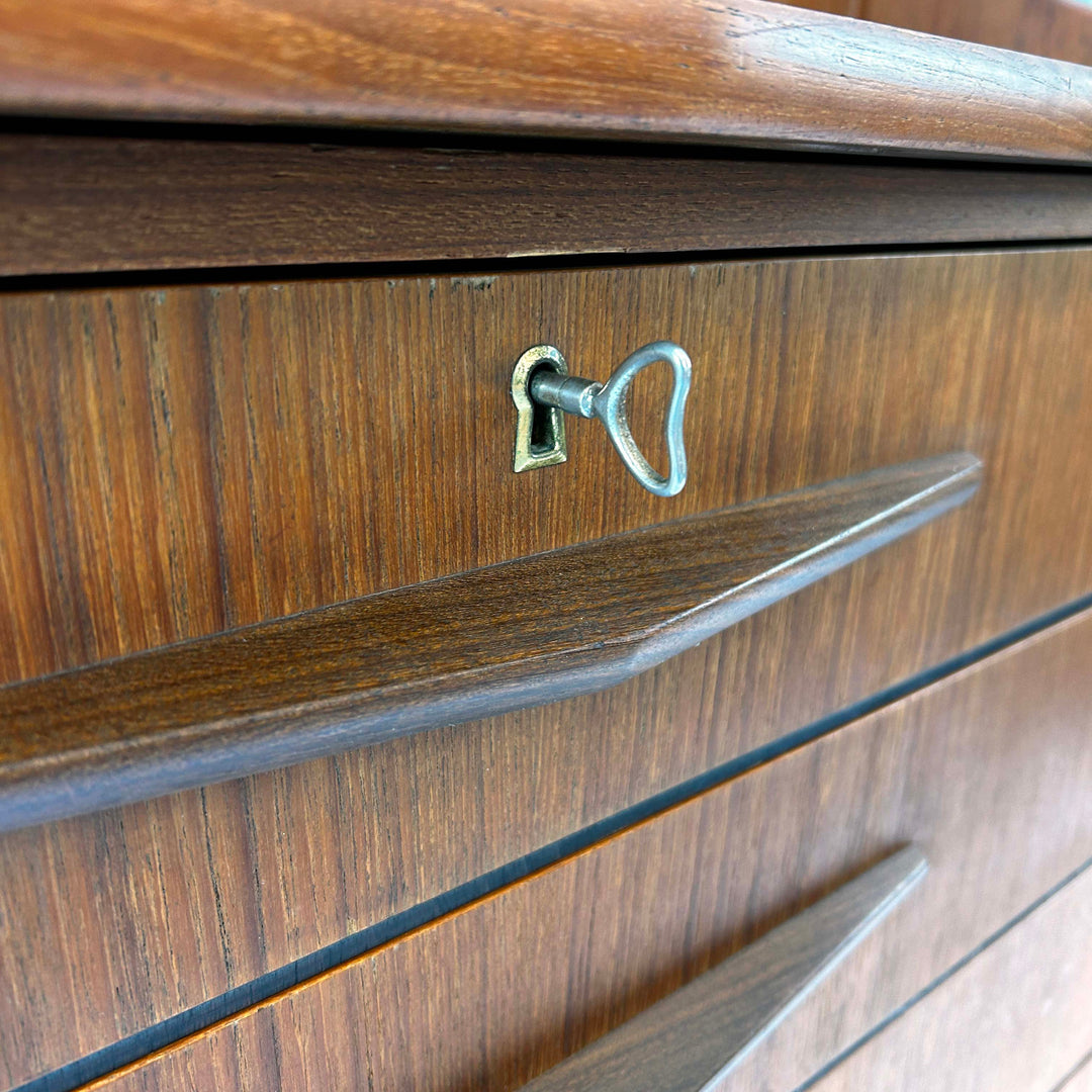 Skandinavischer Teak Sekretär von Randers Møbelfabrik, Detailansicht Schlüssel